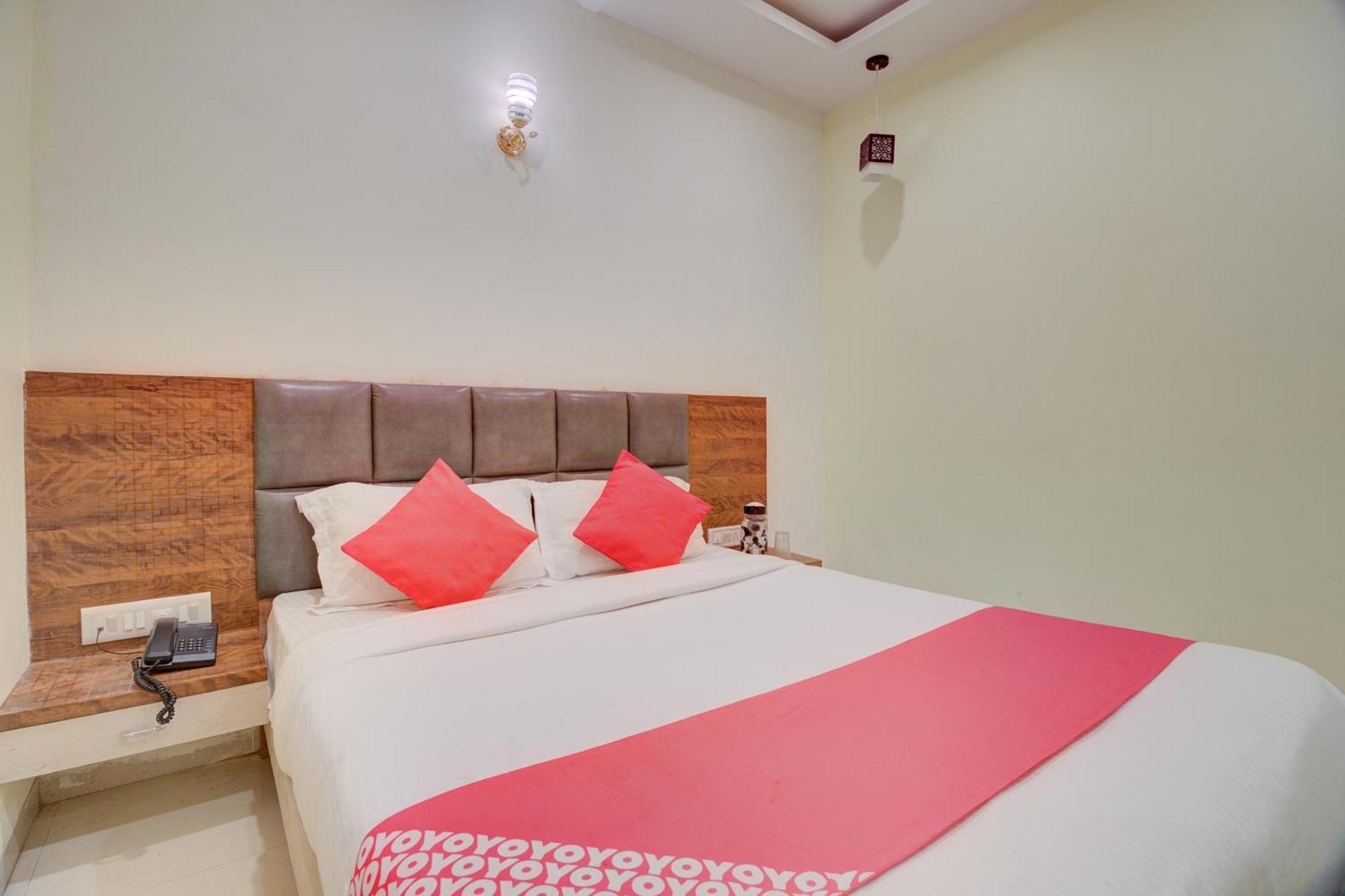 Hotel O Royal Orbit Bombay Esterno foto