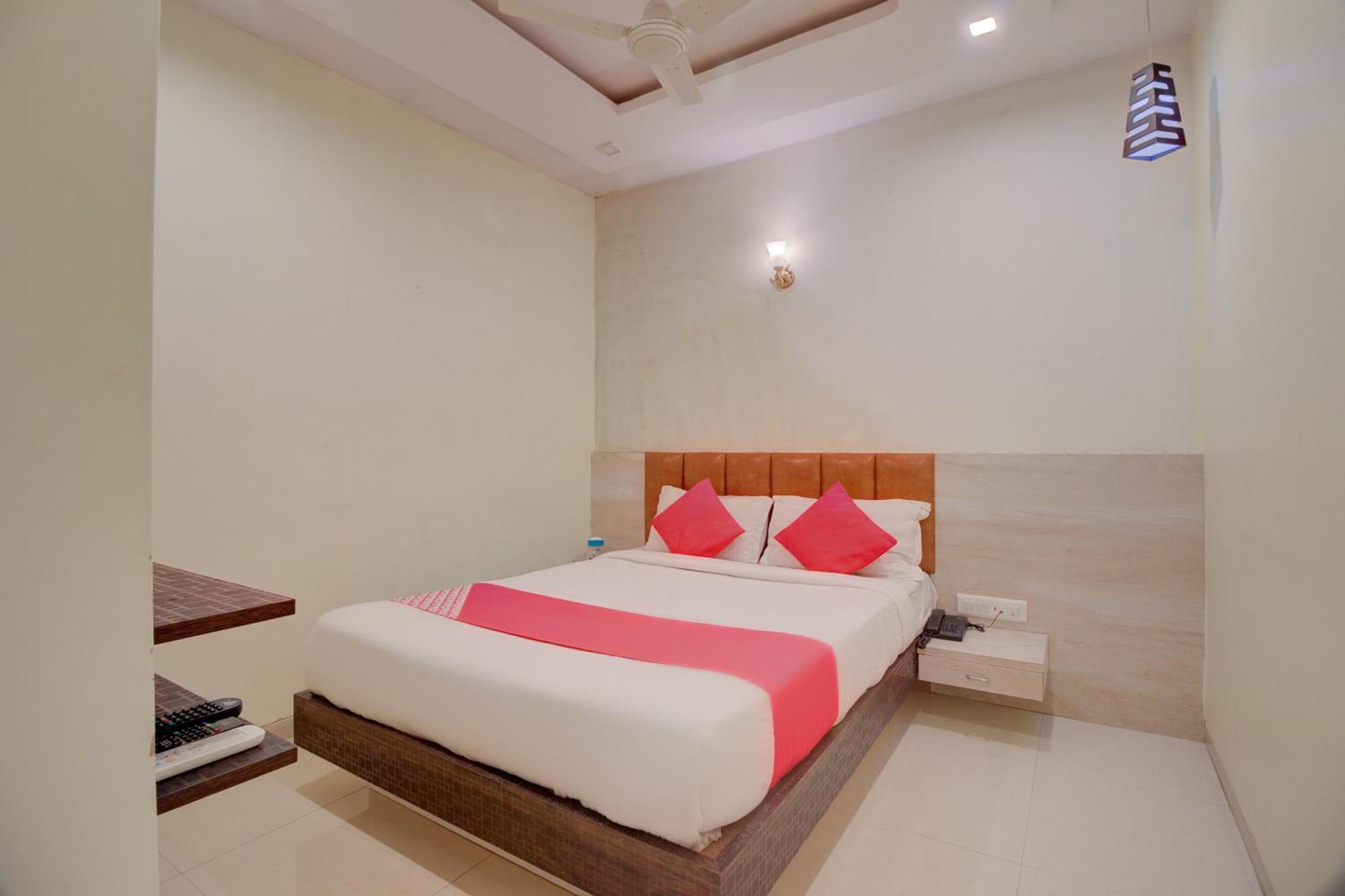 Hotel O Royal Orbit Bombay Esterno foto